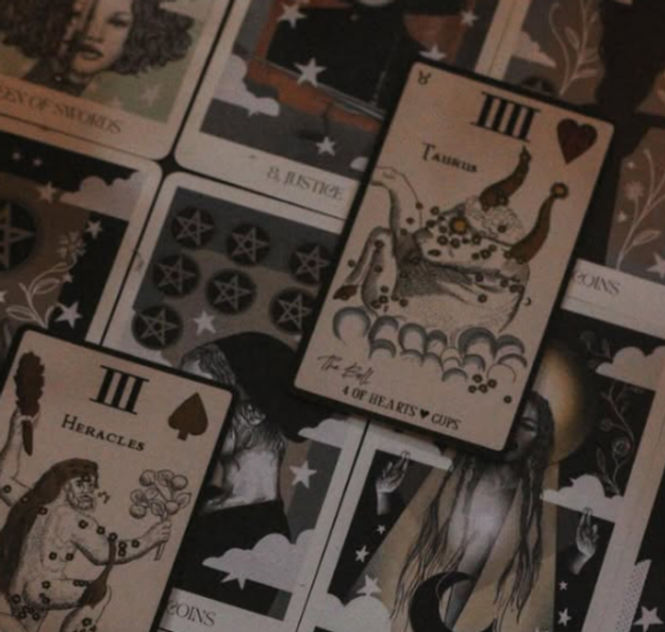 Tarot de la nueva bruja. Guy Tredaniel ediciones.