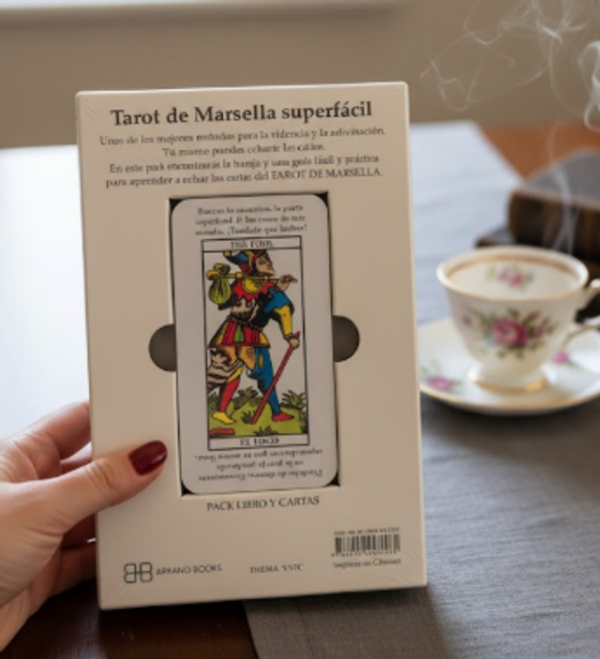 img_4MCEAGFRCB95Z8R51WJB7ASTZS Tarot de Marsella Superfácil (Pack) – Arkano Books